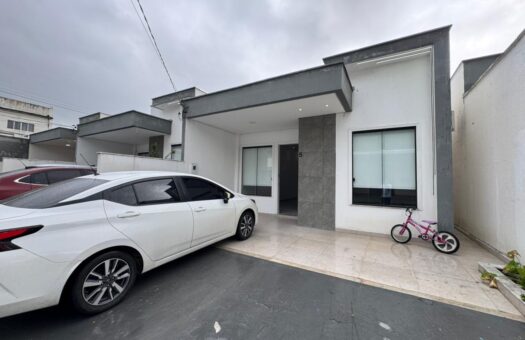 Casa para Alugar no Conjunto Solimões em Flores | 3 Suítes | Totalmente Climatizada | Residencial com Portão Eletrônico | Manaus
